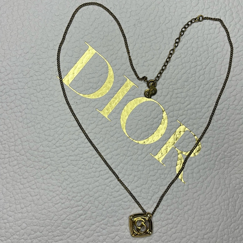 Christian Dior Diamond shape necklace